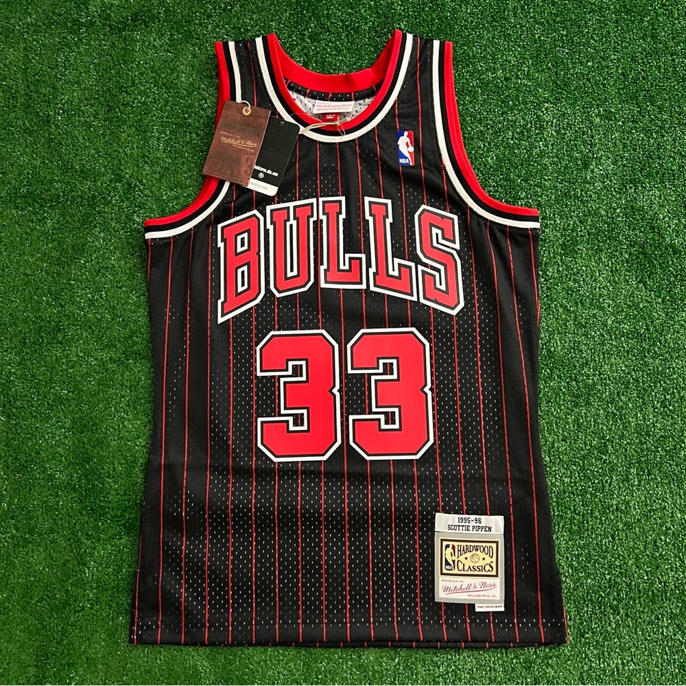 Scottie Pippen Chicago Bulls 1995-1996 Mitchell & Ness Black NBA Swingman Jersey